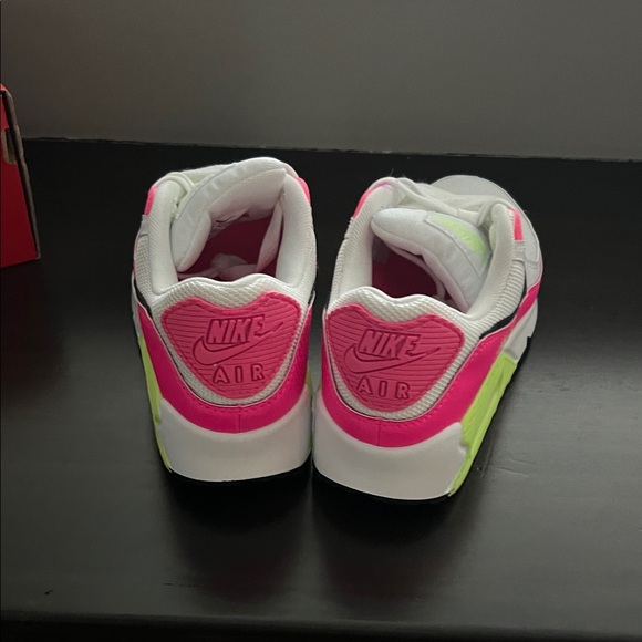 Nike Women’s Air Max 90White Hot Pink Neon Yellow Accent Sneakers - Size 6 - Picture 4 of 8